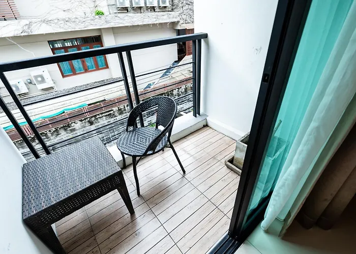 Xx Yon Sukhumvit Soi 4 - Bts Nana Apartment *